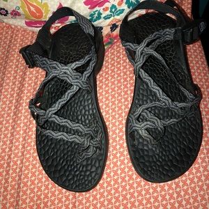 size 7 gently used chacos